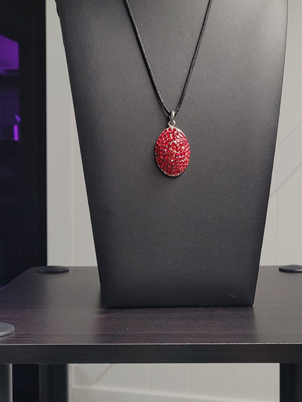 Hand Crafted Red Oval Crystal Pendant Necklace - Women Jewelry